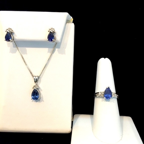 Jewelry - 14kt pendant, earrings, ring SALE ! $595🌲